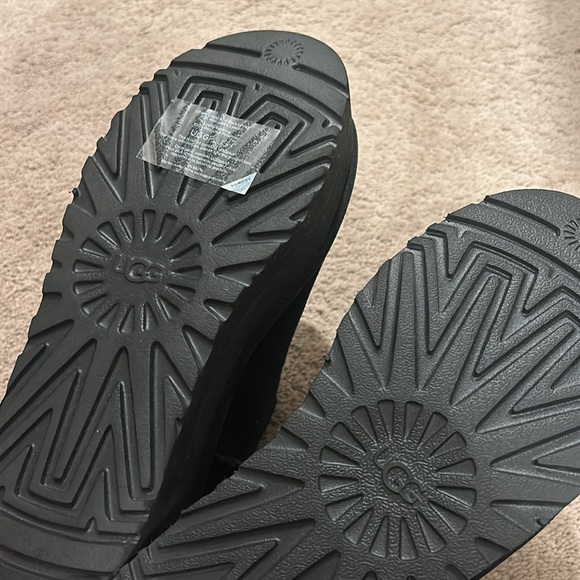 Black platform, UGGs - Picture 6 of 7